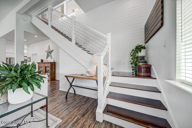 200 Agte Road Plummer, ID 83851 - Photo 6 of 51 Gorgeous stairway to upper level