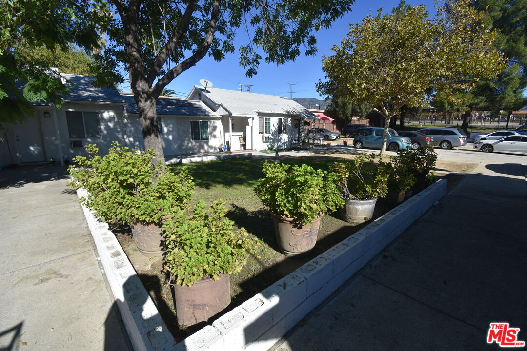 12215 San Fernando Road Los Angeles, CA 91342 - Photo 4 of 9