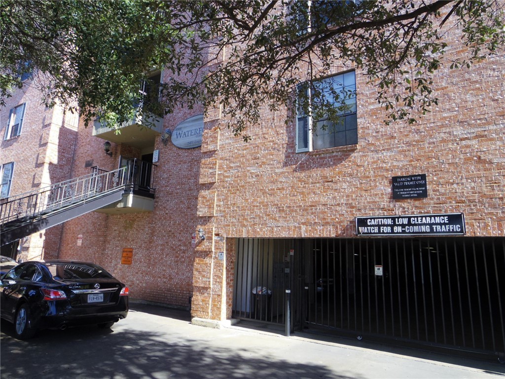 a car parked in front of a building