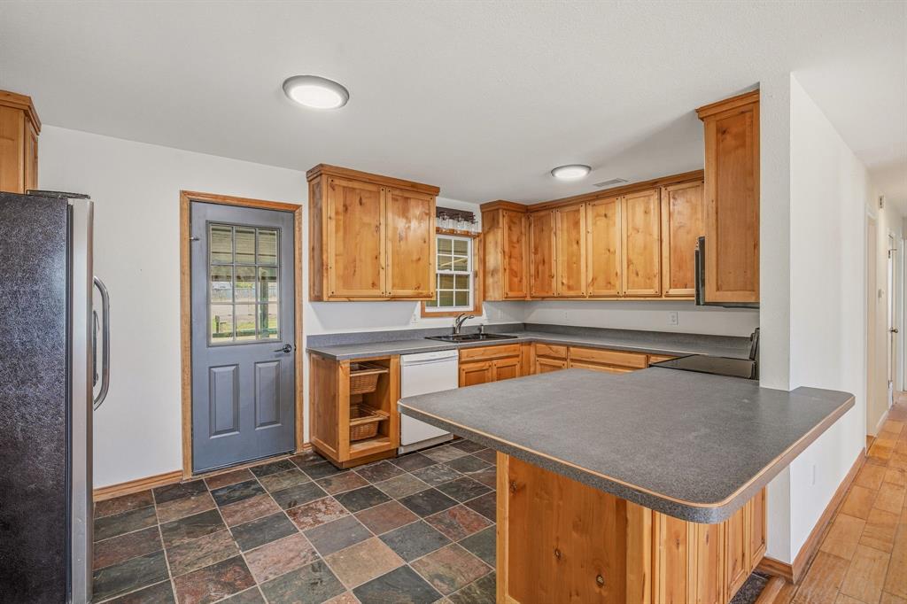600 East Third Street Hico, TX 76457 - Photo 8 of 40