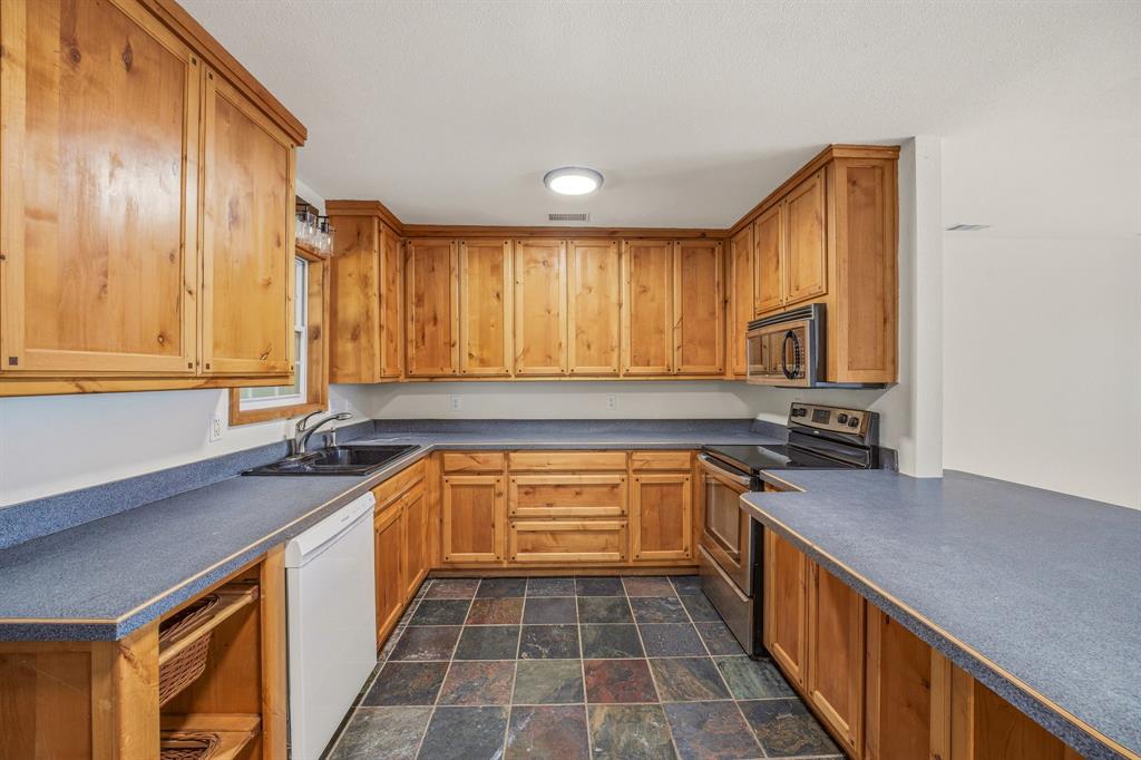 600 East Third Street Hico, TX 76457 - Photo 10 of 40