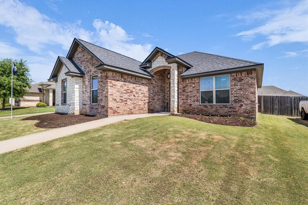 10405 Aquilla Trail Waco, TX 76708 - Photo 4 of 37