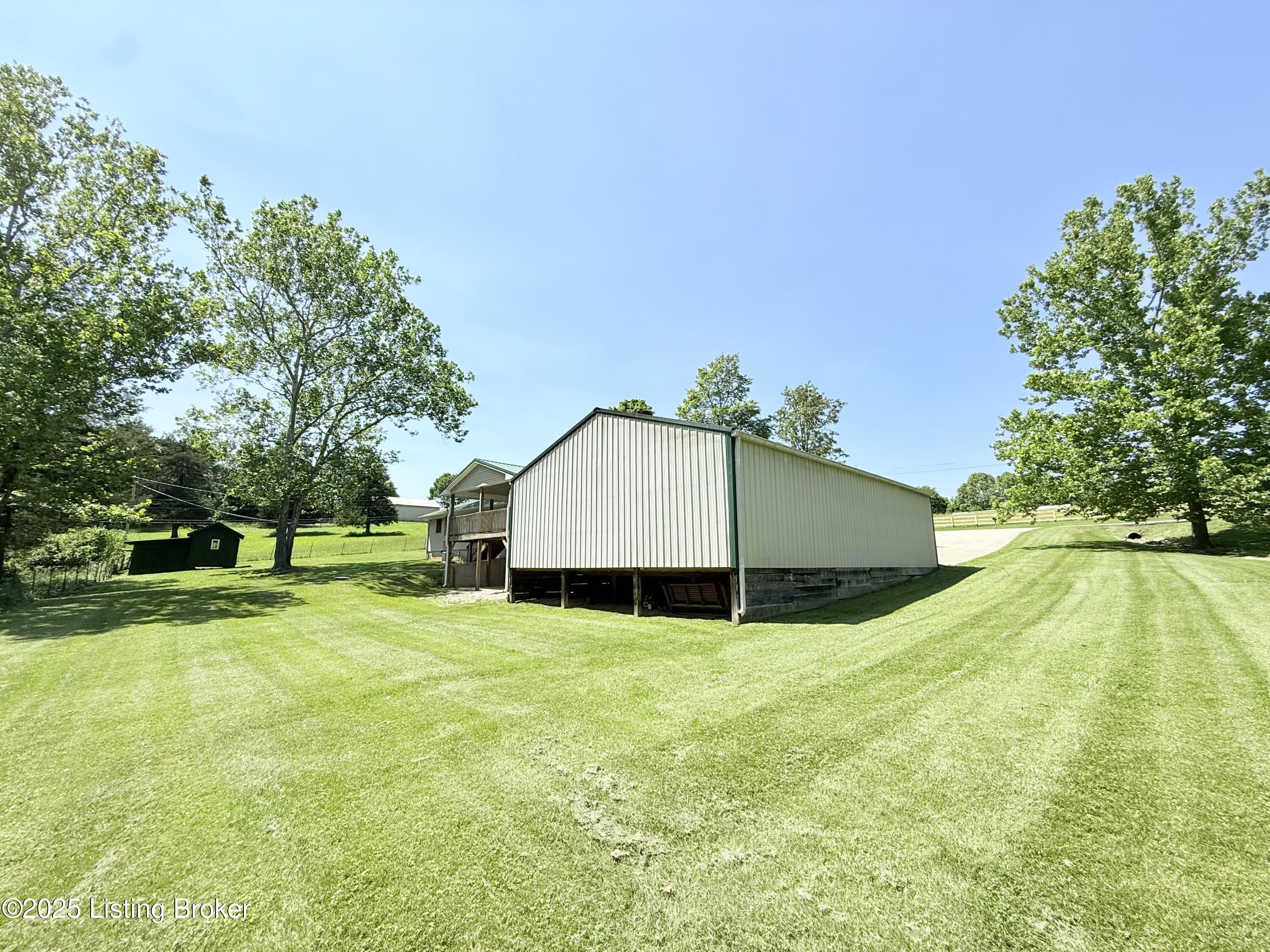 4724 Ridge Road Shepherdsville, KY 40165 - Photo 43 of 66 IMG_4097