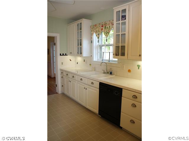 804 Seneca Road Richmond, VA 23226 - Photo 4 of 21 Kitchen