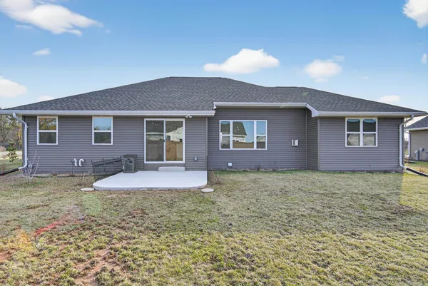 $474,900 | 302 Willie Mays Circle, De Pere, WI 54115