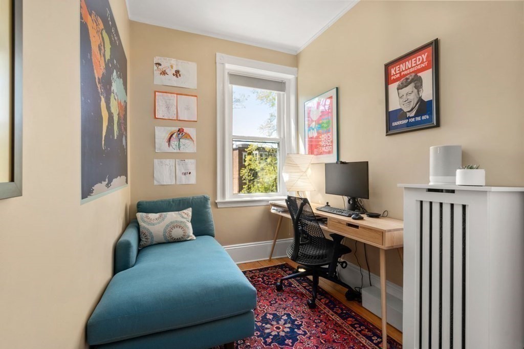 10 Kilsyth Road, Unit 2 Brookline, MA 02445 - Photo 13 of 21 a bedroom with a workspace