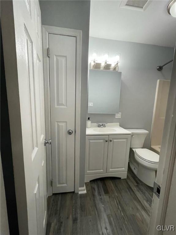 126 Springhouse Road Allentown, PA 18104 - Photo 17 of 40 1st Floor Full Bathroom