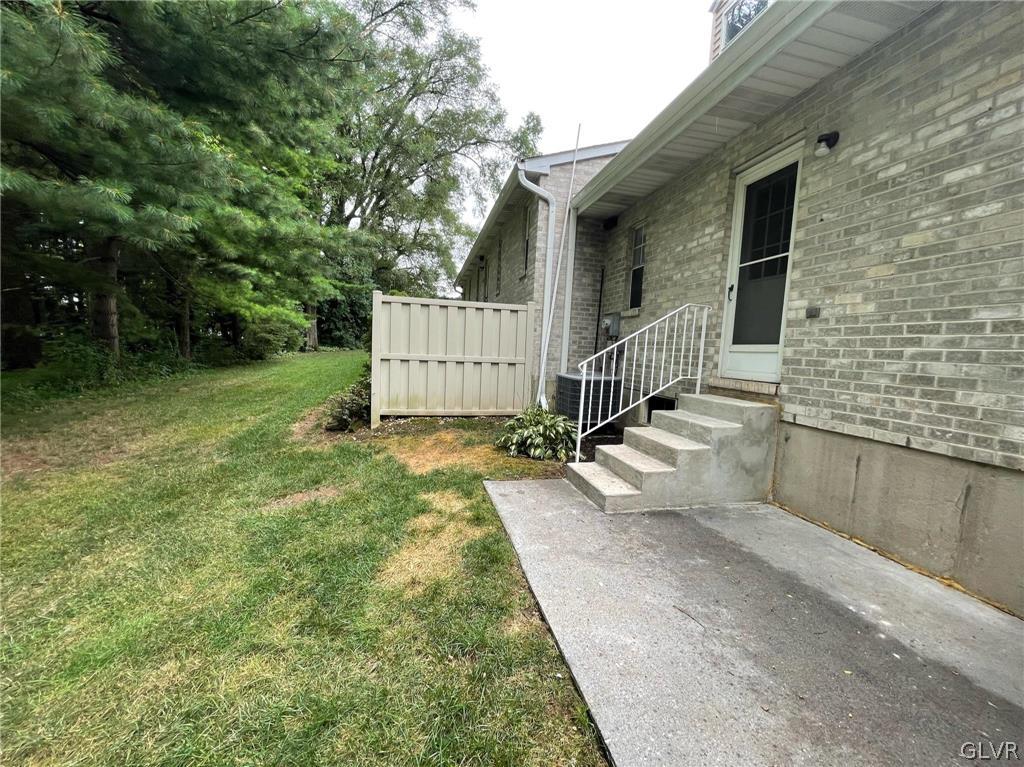 126 Springhouse Road Allentown, PA 18104 - Photo 39 of 40 Patio/Backyard