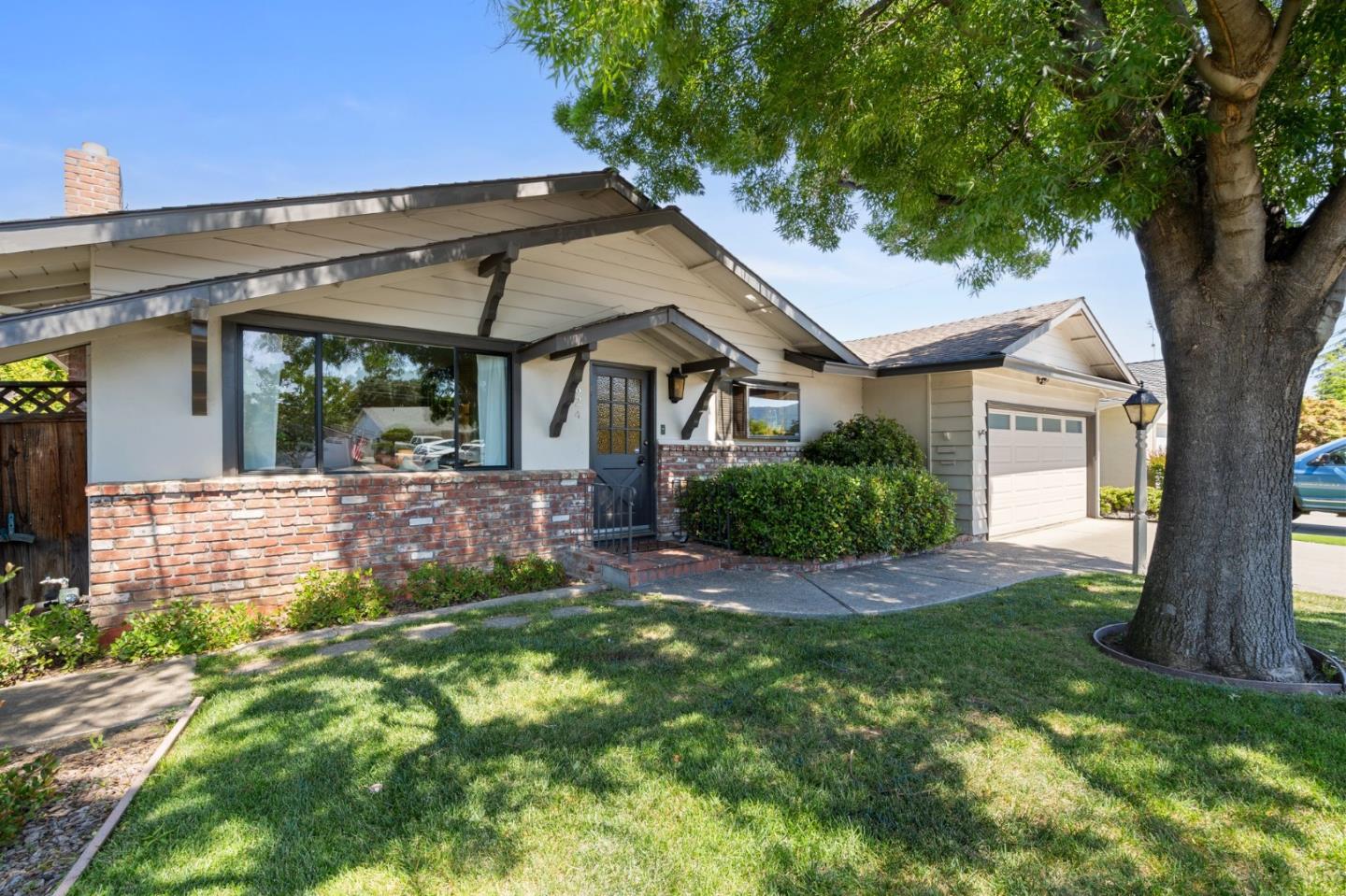 3624 Woodford Drive, San Jose, CA 95124 Compass