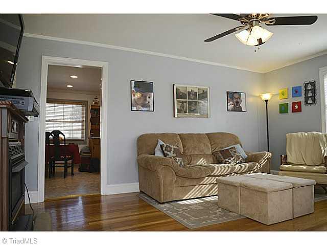 825 Cliff Road Asheboro, NC 27203 - Photo 2 of 16 Living Room.