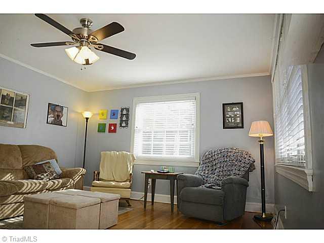 825 Cliff Road Asheboro, NC 27203 - Photo 3 of 16 Living Room.