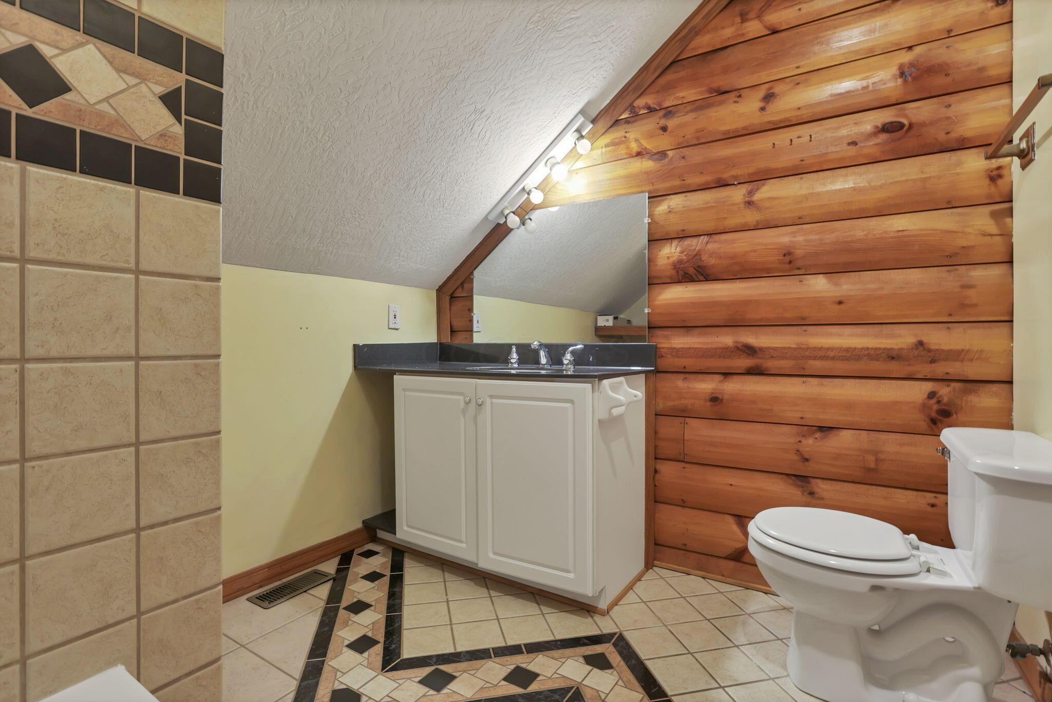 7760 Township Road Fredericktown, OH 43019 - Photo 32 of 74 2nd Floor Full Bath