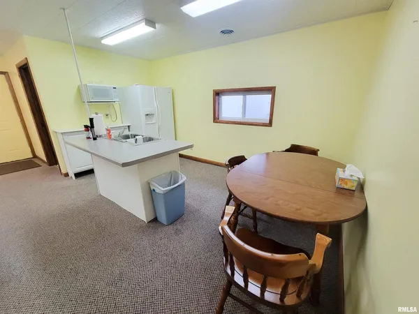 $144,000 | 119 West 2nd Street, Flora, IL 62839