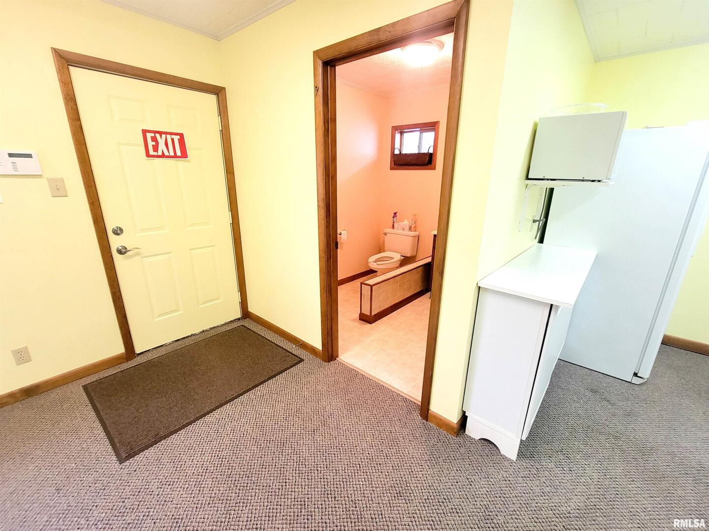 119 West 2nd Street Flora, IL 62839 - Photo 61 of 99 a view of a hallway with painted walls