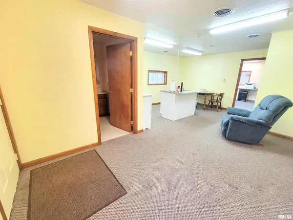 $144,000 | 119 West 2nd Street, Flora, IL 62839