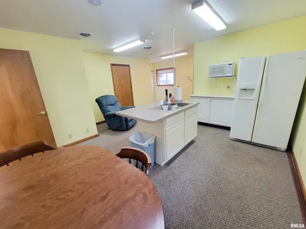 $144,000 | 119 West 2nd Street, Flora, IL 62839