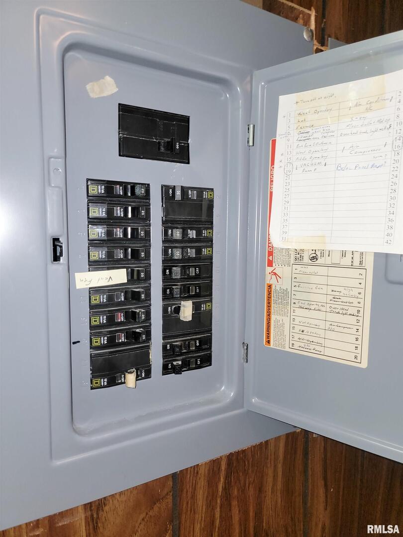 119 West 2nd Street Flora, IL 62839 - Photo 85 of 99 a close up of a mirror