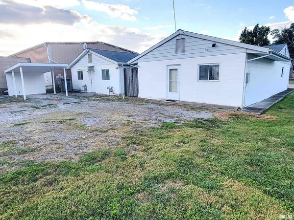 $144,000 | 119 West 2nd Street, Flora, IL 62839