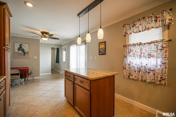 $179,900 | 2307 West Cindy Lane, Peoria, IL 61614