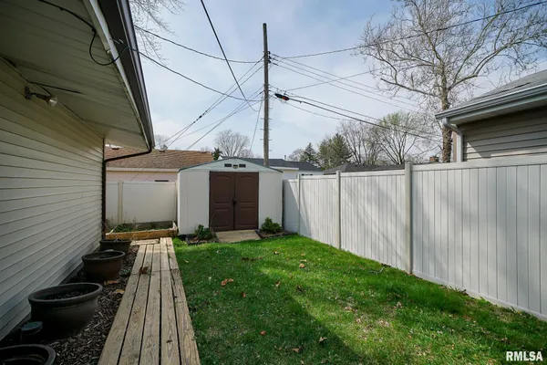 $179,900 | 2307 West Cindy Lane, Peoria, IL 61614