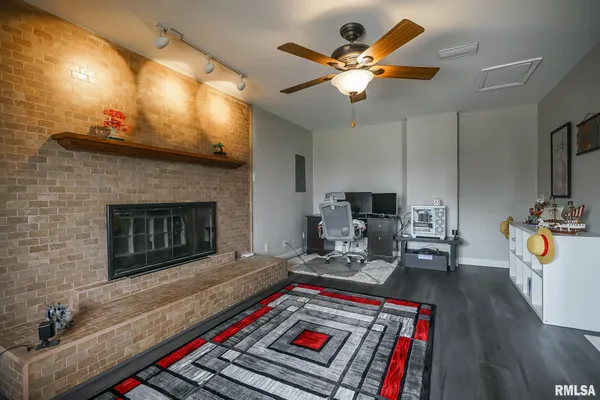$179,900 | 2307 West Cindy Lane, Peoria, IL 61614