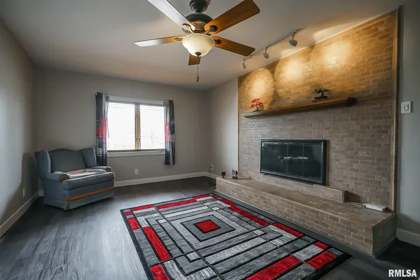 $179,900 | 2307 West Cindy Lane, Peoria, IL 61614