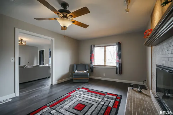 $179,900 | 2307 West Cindy Lane, Peoria, IL 61614
