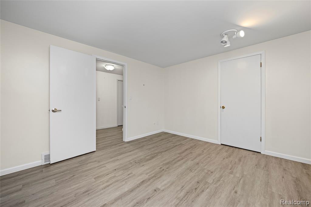 5738 Pebbleshire Road Bloomfield Hills, MI 48301 - Photo 16 of 37