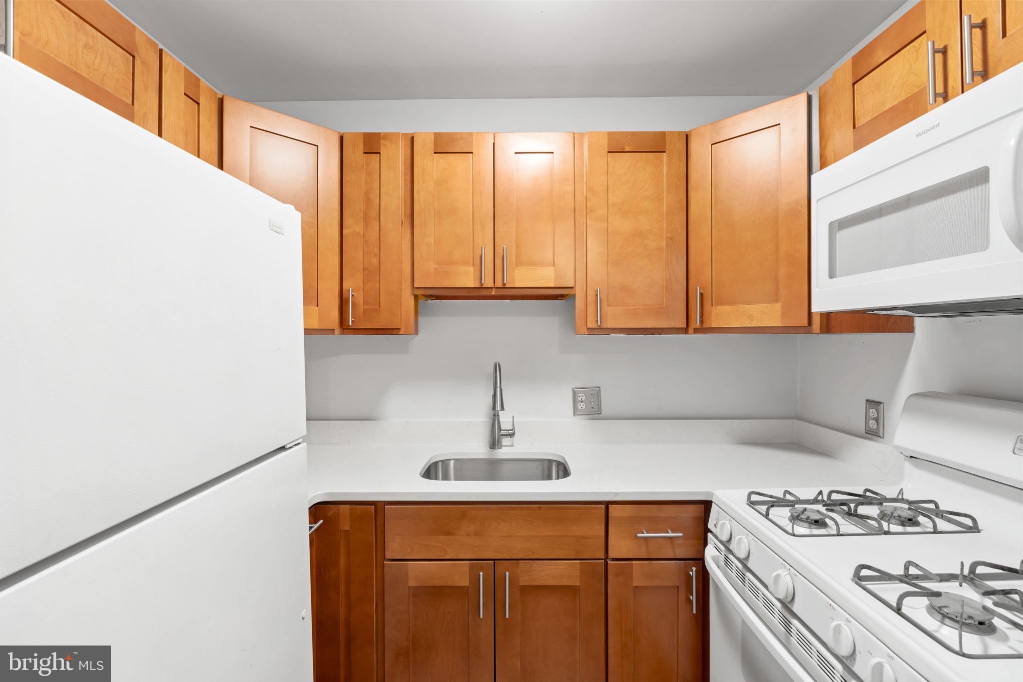 1528 Rodman Street, Unit 2 Philadelphia, PA 19146 - Photo 3 of 13