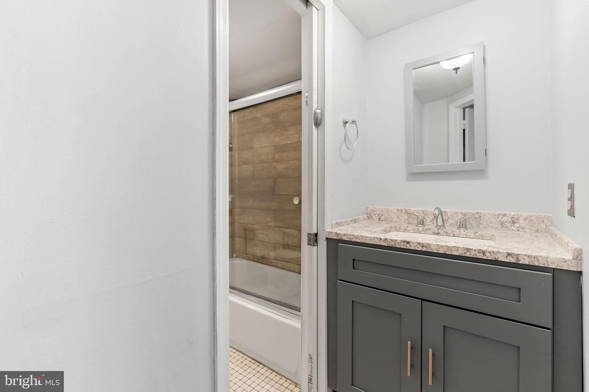 1528 Rodman Street, Unit 2 Philadelphia, PA 19146 - Photo 9 of 13