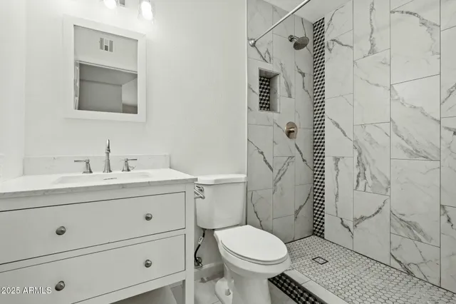 $455,000 | 15031 North 37th Avenue, Phoenix, AZ 85053