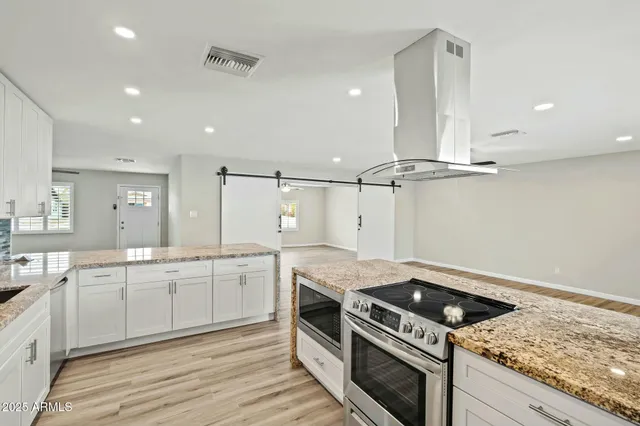 $455,000 | 15031 North 37th Avenue, Phoenix, AZ 85053