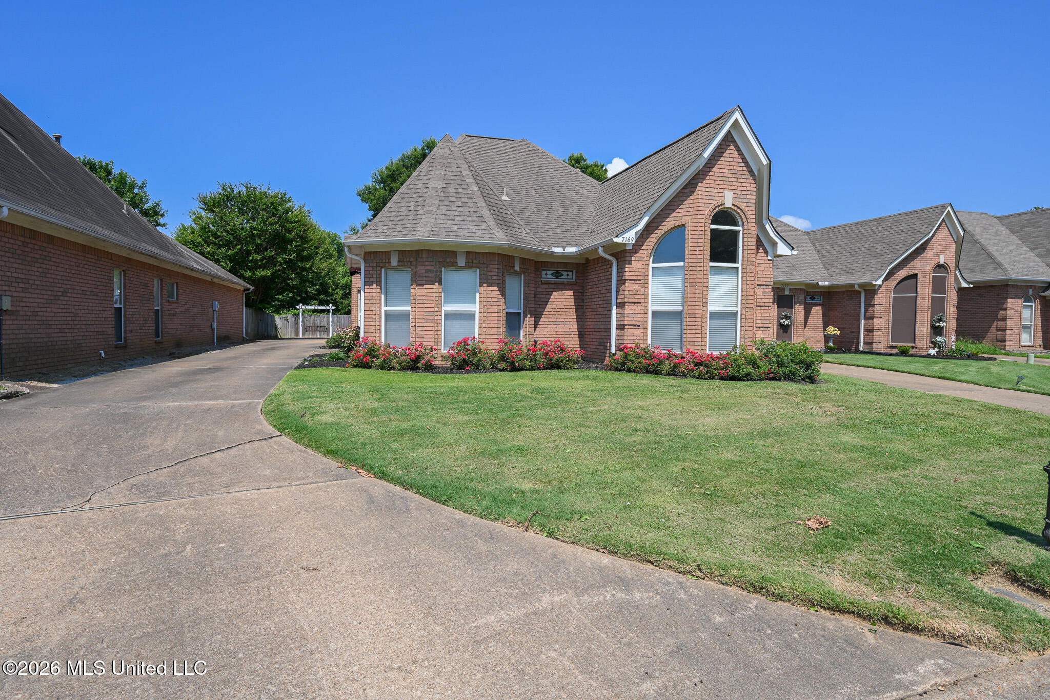 7169 Swinnea Ridge Southaven, MS 38671 - Photo 2 of 45 DSC_8680