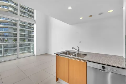 $469,000 | 1050 Brickell Avenue, Unit 2418, Miami, FL 33131