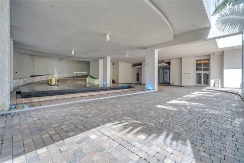 $469,000 | 1050 Brickell Avenue, Unit 2418, Miami, FL 33131