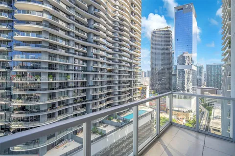 $469,000 | 1050 Brickell Avenue, Unit 2418, Miami, FL 33131