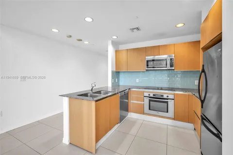 $469,000 | 1050 Brickell Avenue, Unit 2418, Miami, FL 33131