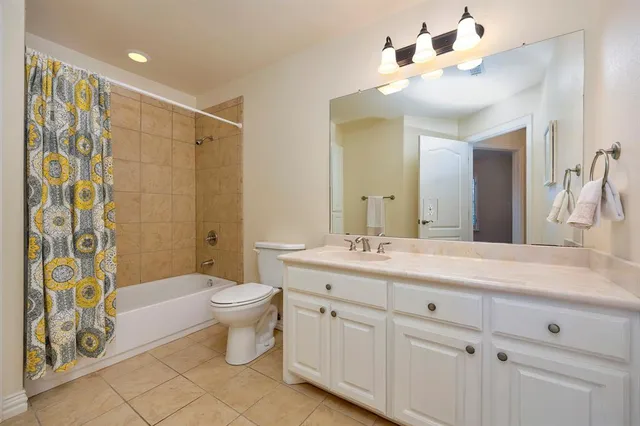 $450,000 | 3320 Rosemeade Drive, Unit 2812, Fort Worth, TX 76116