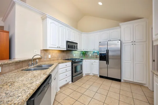 $450,000 | 3320 Rosemeade Drive, Unit 2812, Fort Worth, TX 76116