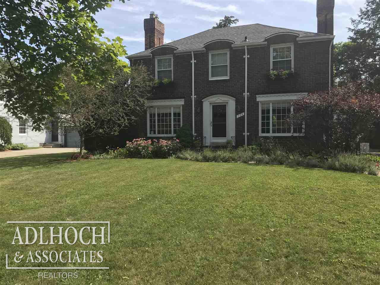 734 Pemberton Road Grosse Pointe Park, MI 48230 - Photo 1 of 23