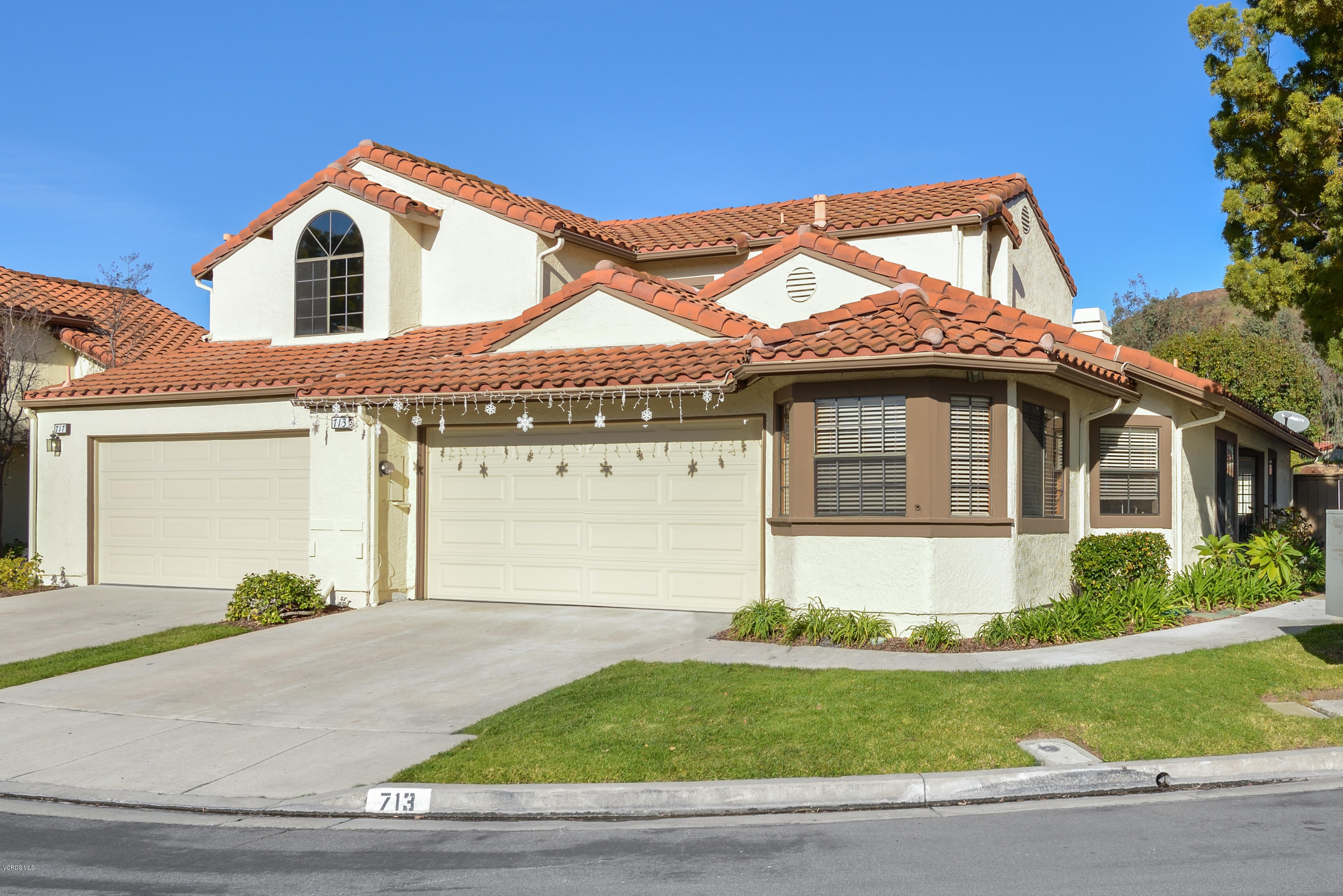 713 Congressional Road Simi Valley, CA 93065 - Photo 1 of 27 01