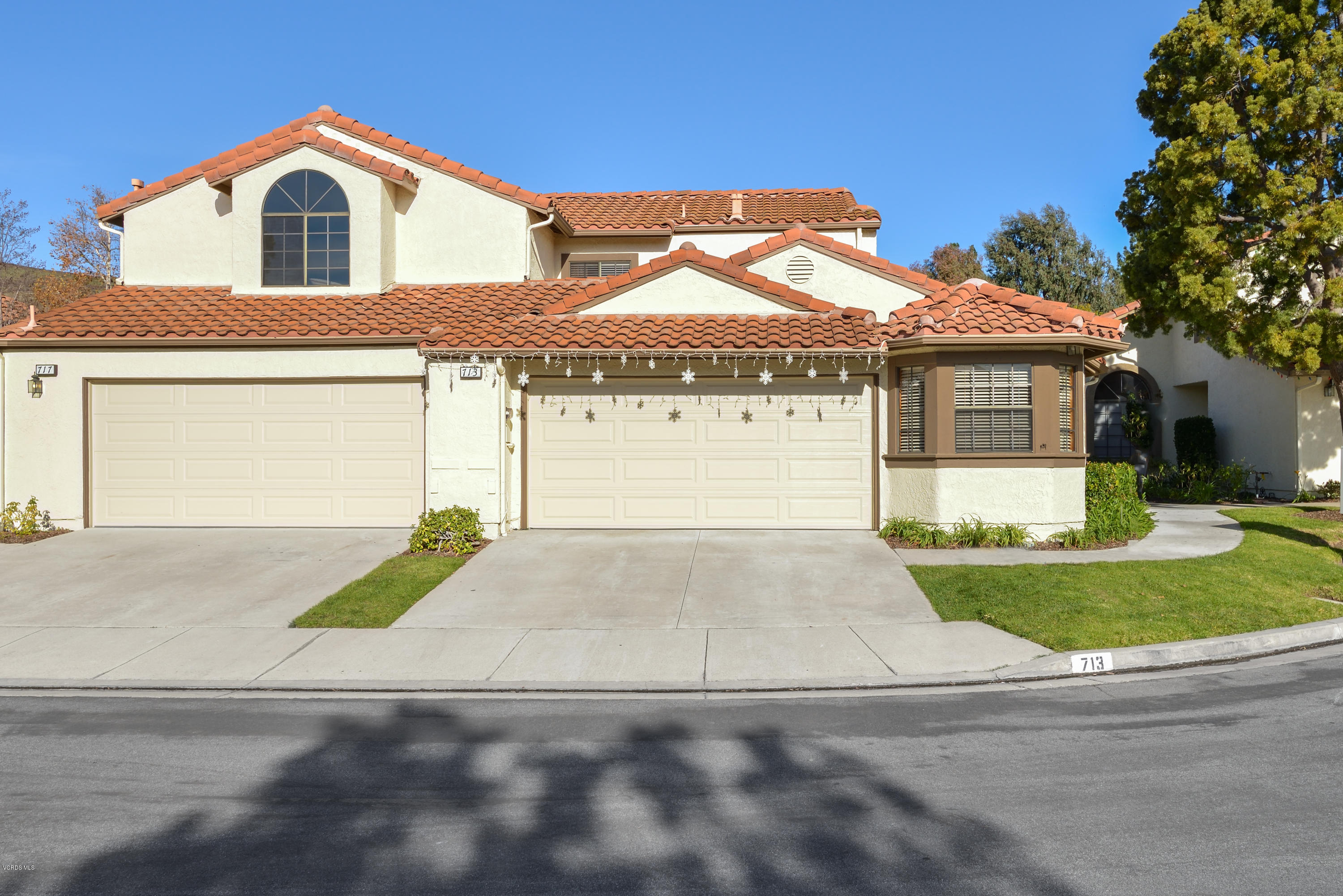 713 Congressional Road Simi Valley, CA 93065 - Photo 2 of 27 02
