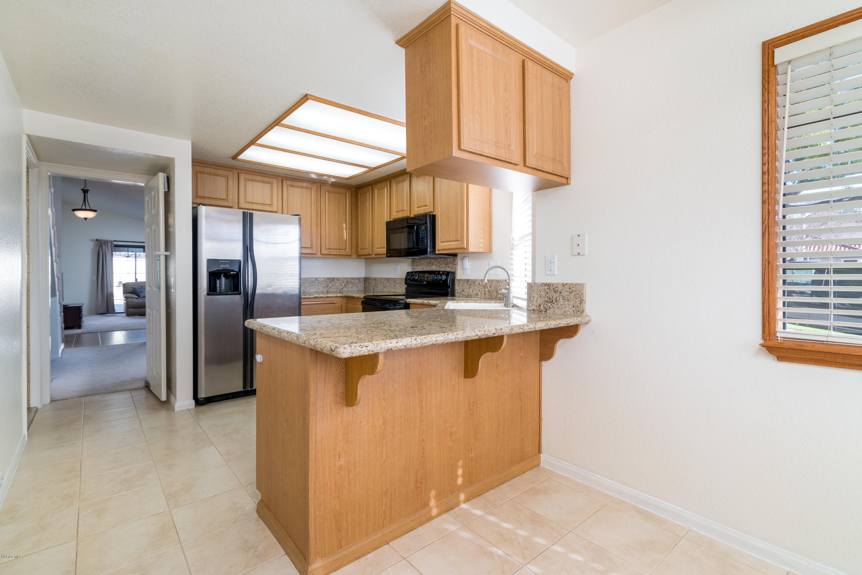 713 Congressional Road Simi Valley, CA 93065 - Photo 11 of 27 12