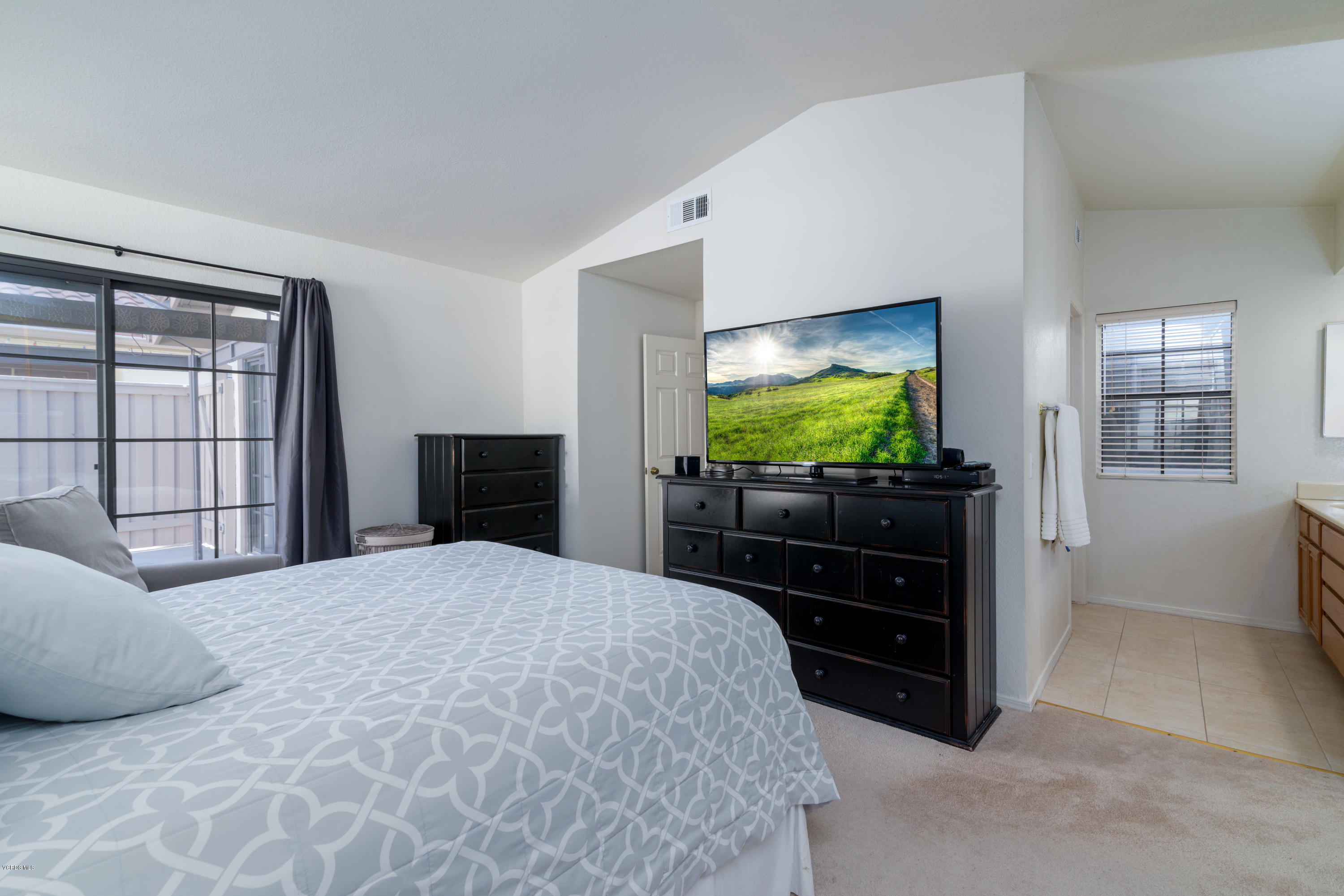 713 Congressional Road Simi Valley, CA 93065 - Photo 20 of 27 21