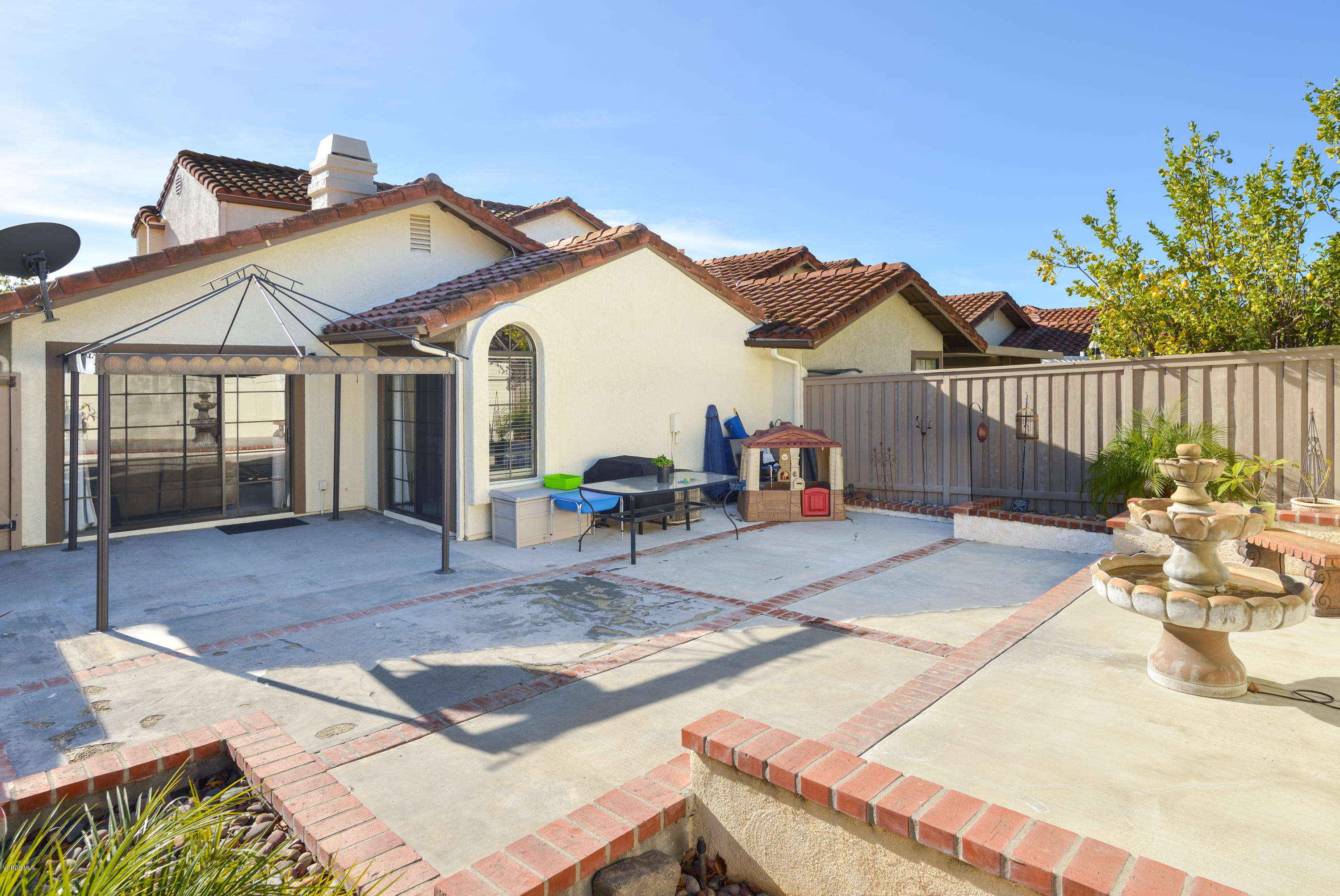 713 Congressional Road Simi Valley, CA 93065 - Photo 23 of 27 03