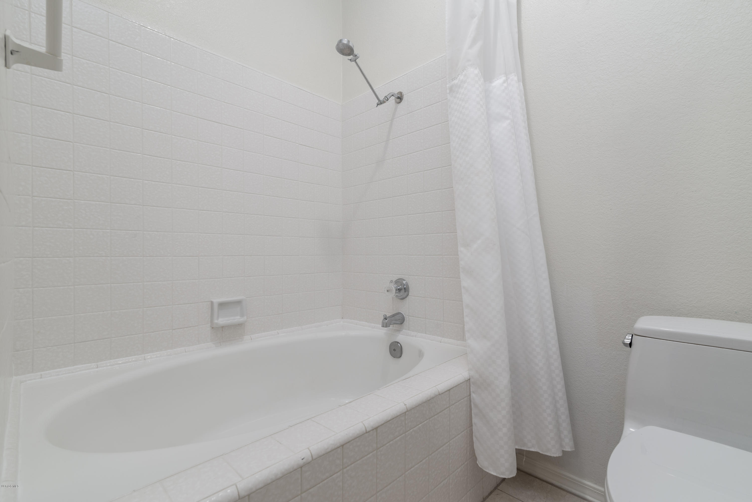 713 Congressional Road Simi Valley, CA 93065 - Photo 24 of 27 23