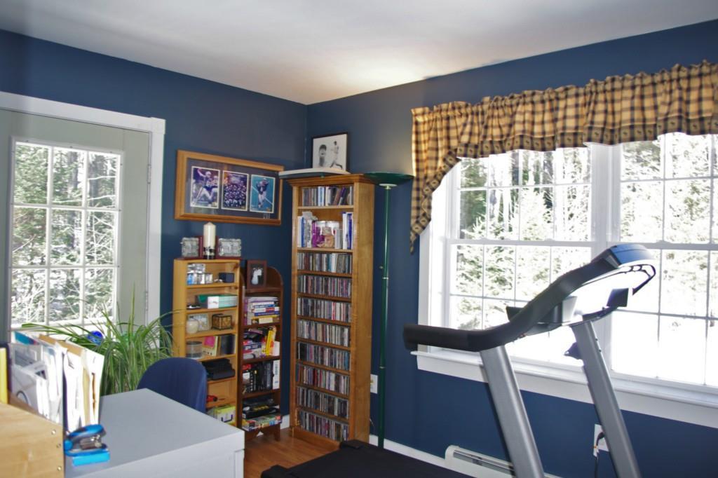 491 Runaround Pond Road Durham, ME 04222 - Photo 14 of 35 1st floor den