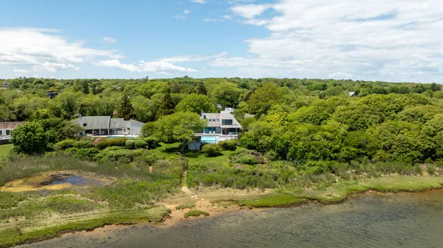 $3,900,000 | 6 Lakeside Court, Montauk, NY 11954