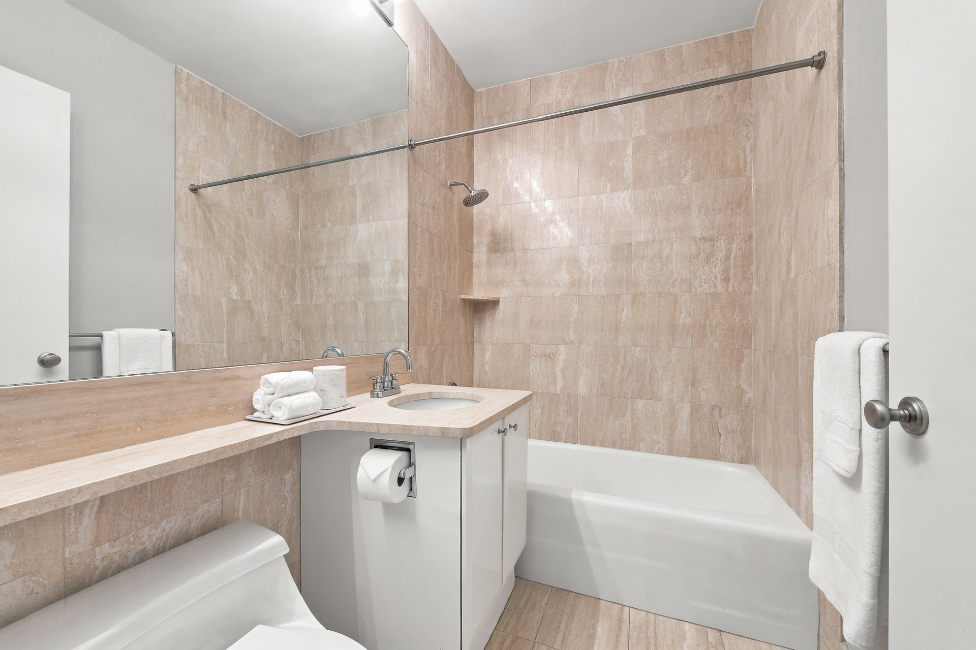 200 Riverside Boulevard, Unit 25E Manhattan, NY 10069 - Photo 6 of 11 Gallery Image 6