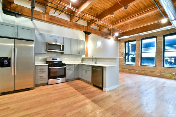 $2,700 | 11 East Illinois Street, Unit 503, Chicago, IL 60611